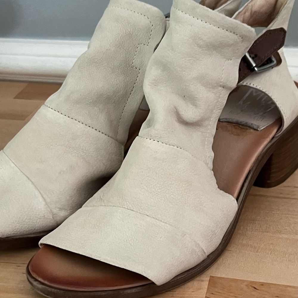 Stunning Miz Mooz Brand New!